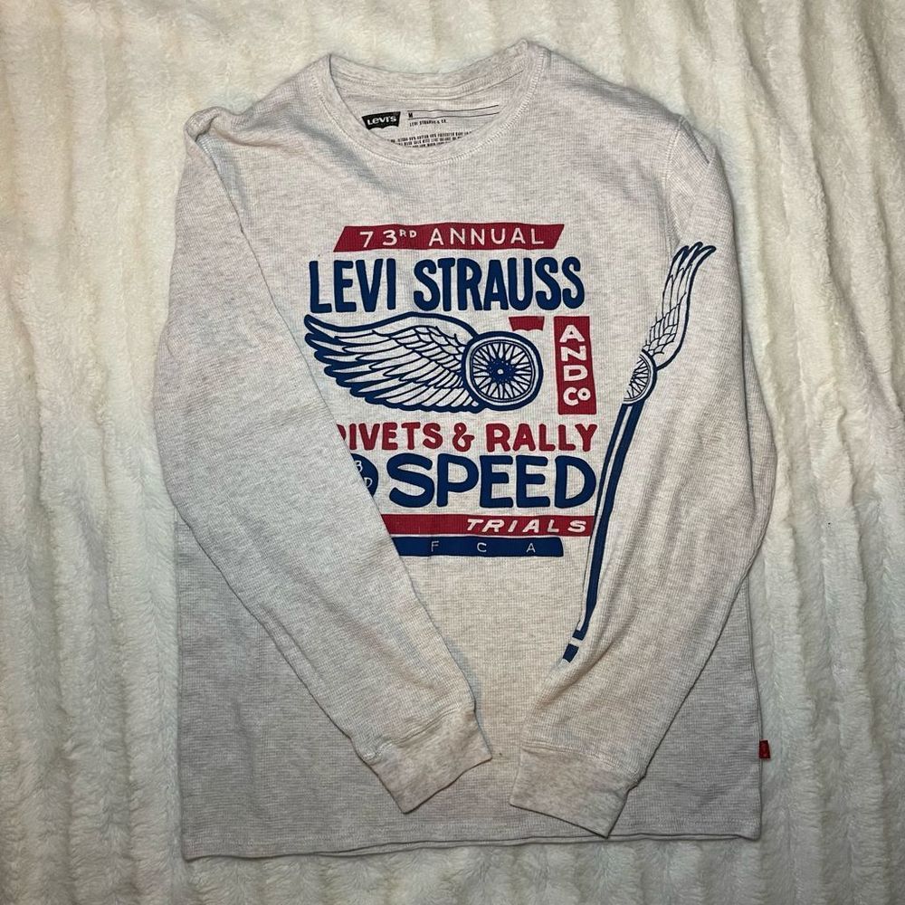 ✨ Levi Strauss M waffle knit long sleeve graphic t-shirt EUC